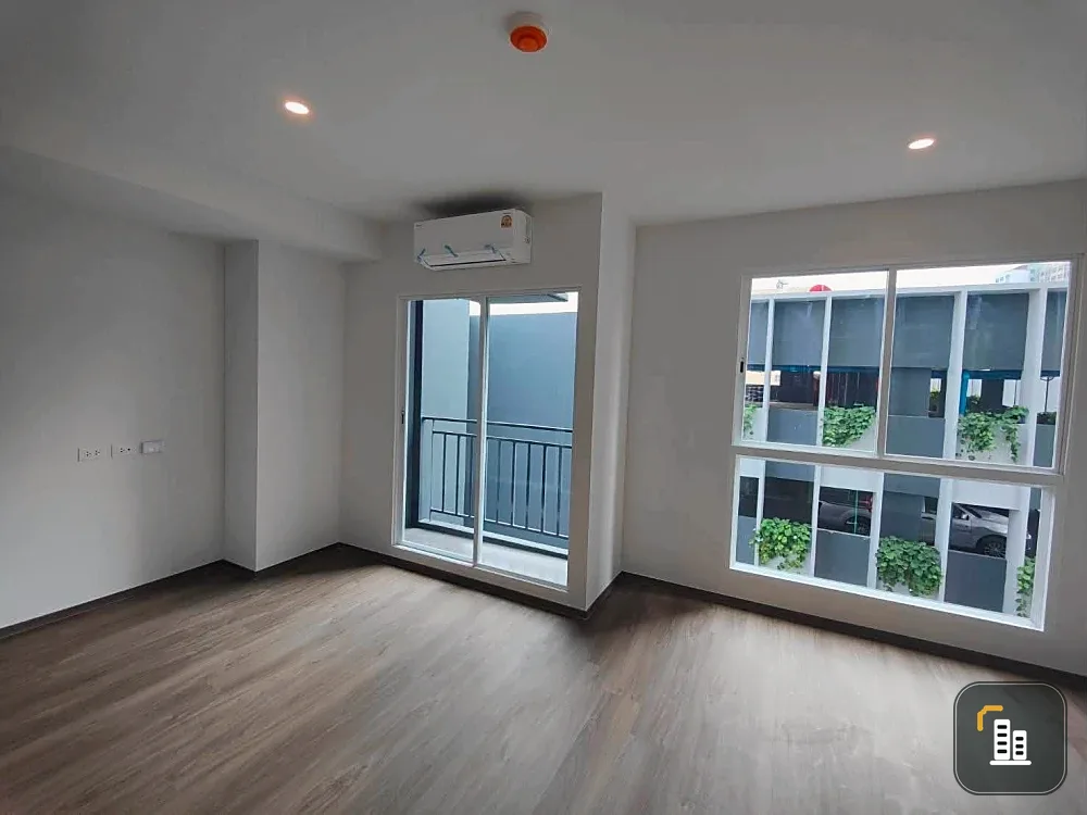 Selling down payment for Place 168 Pinklao, Studio room, Building D, 7th floor. Comes with many freebies. Don't miss out!