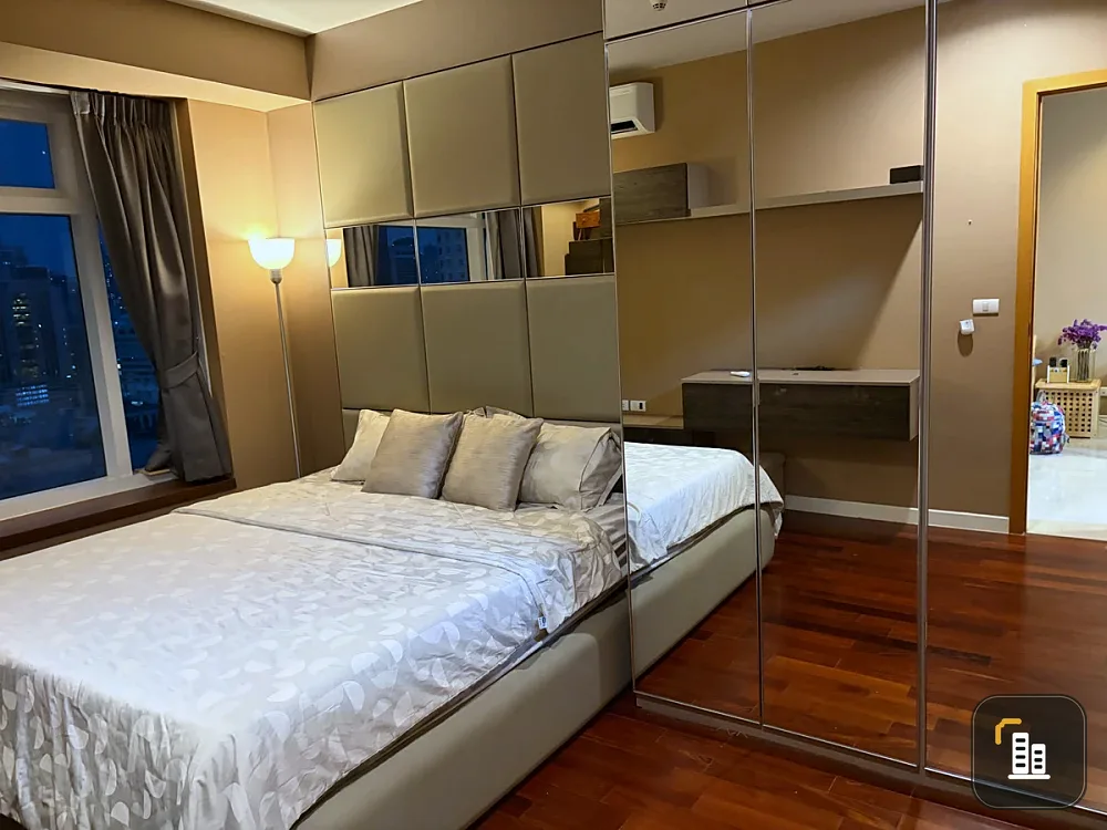 Circle Condominium for rent. Spacious room, fully furnished. Book now! Don't miss out!
