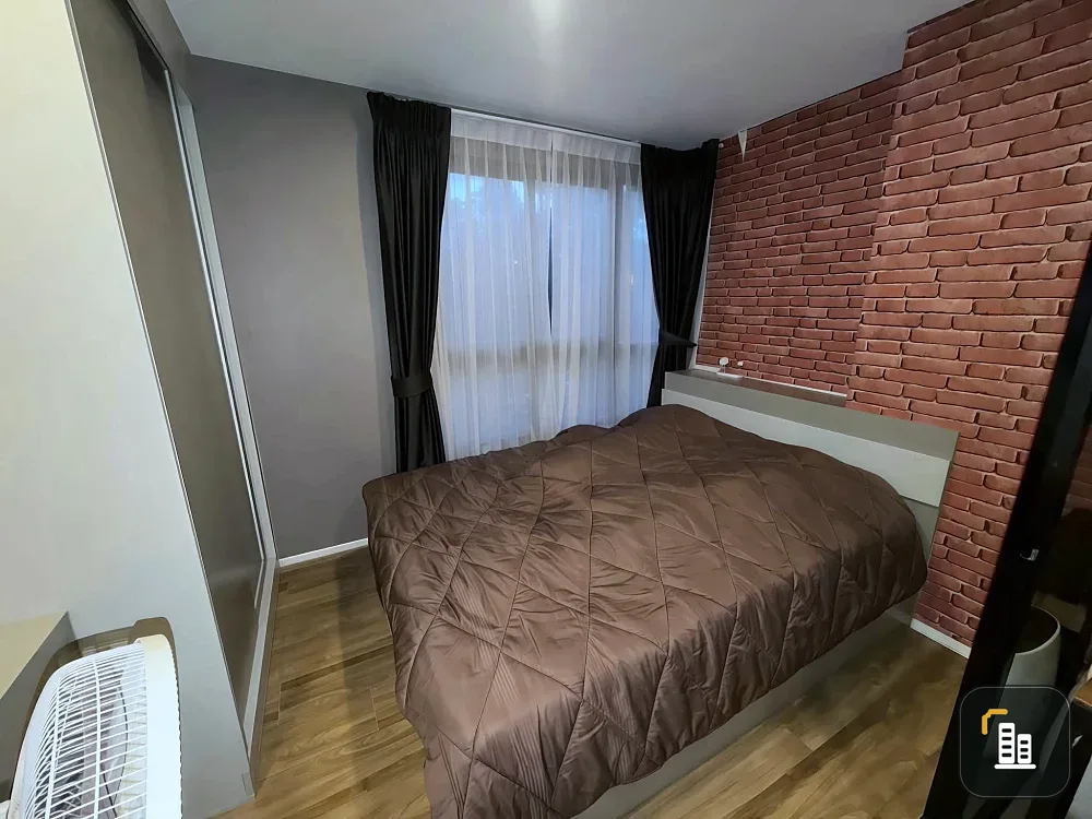 Selling Kensington Laemchabang - Sriracha, fully furnished unit with high-quality wallpaper, in a prime location. Book now!
