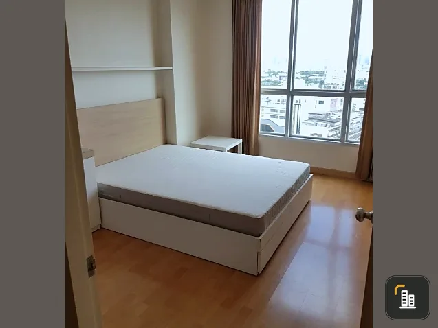 Selling a fully furnished Life @ Phahon-Ari condo on the 15th floor. Book now!