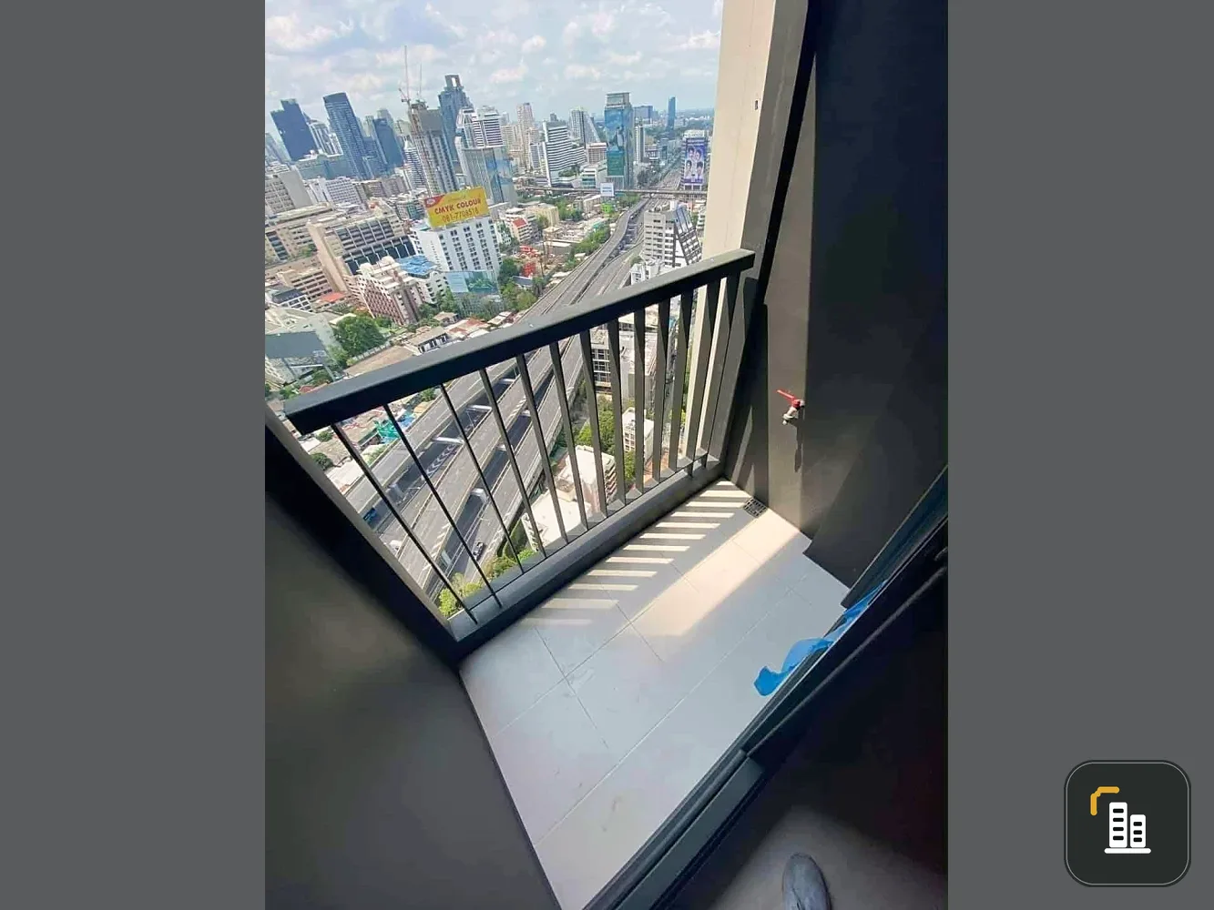 For sale or rent: Life One Wireless, 20th+ floor (almost 30th), Asoke city view, unobstructed, fully furnished. Book now!