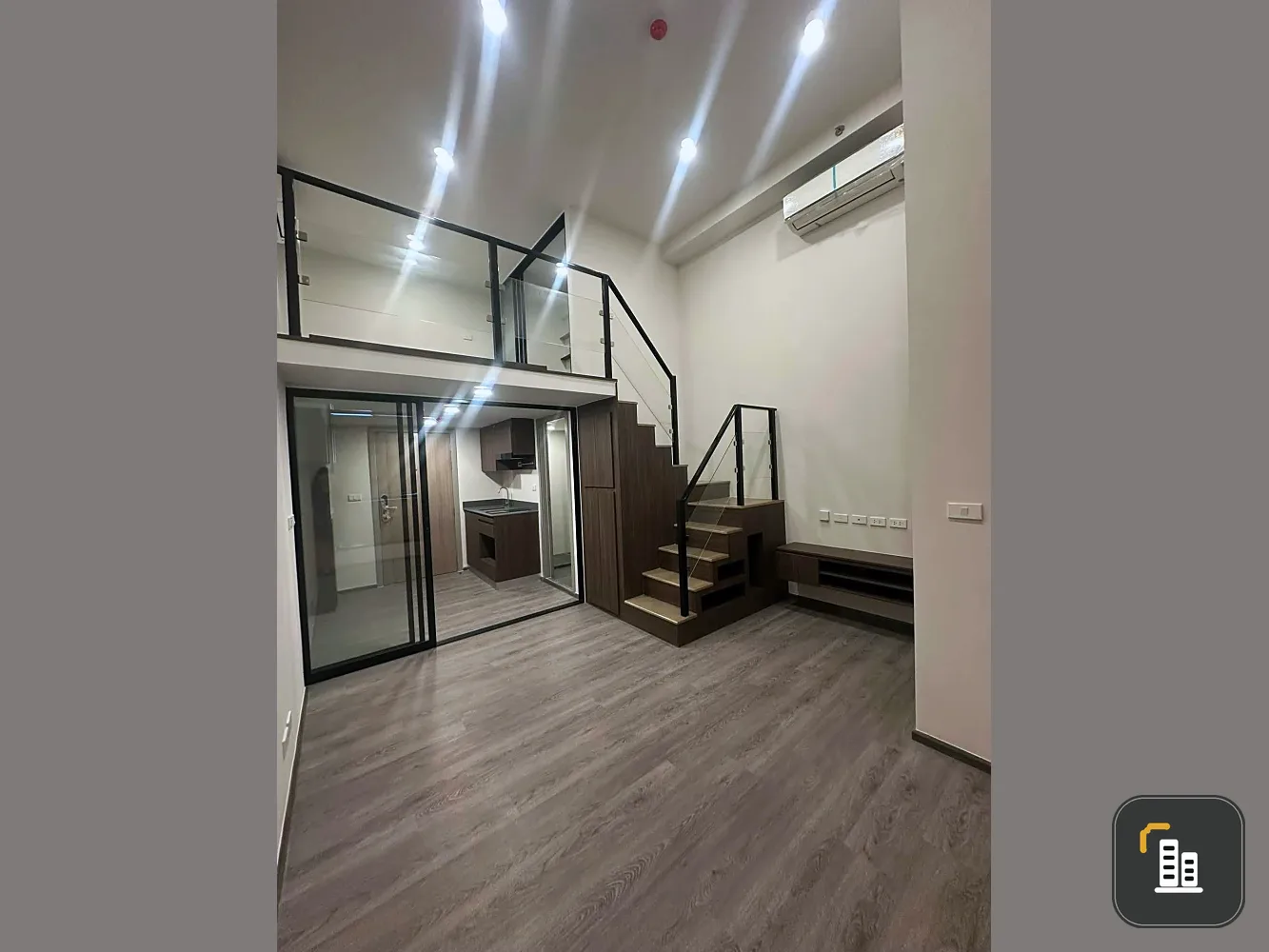 Selling a unit at The Origin Ladprao-Bangkapi, 22nd floor, with pool view. The room is spacious, clean, and airy. Highly recommended!