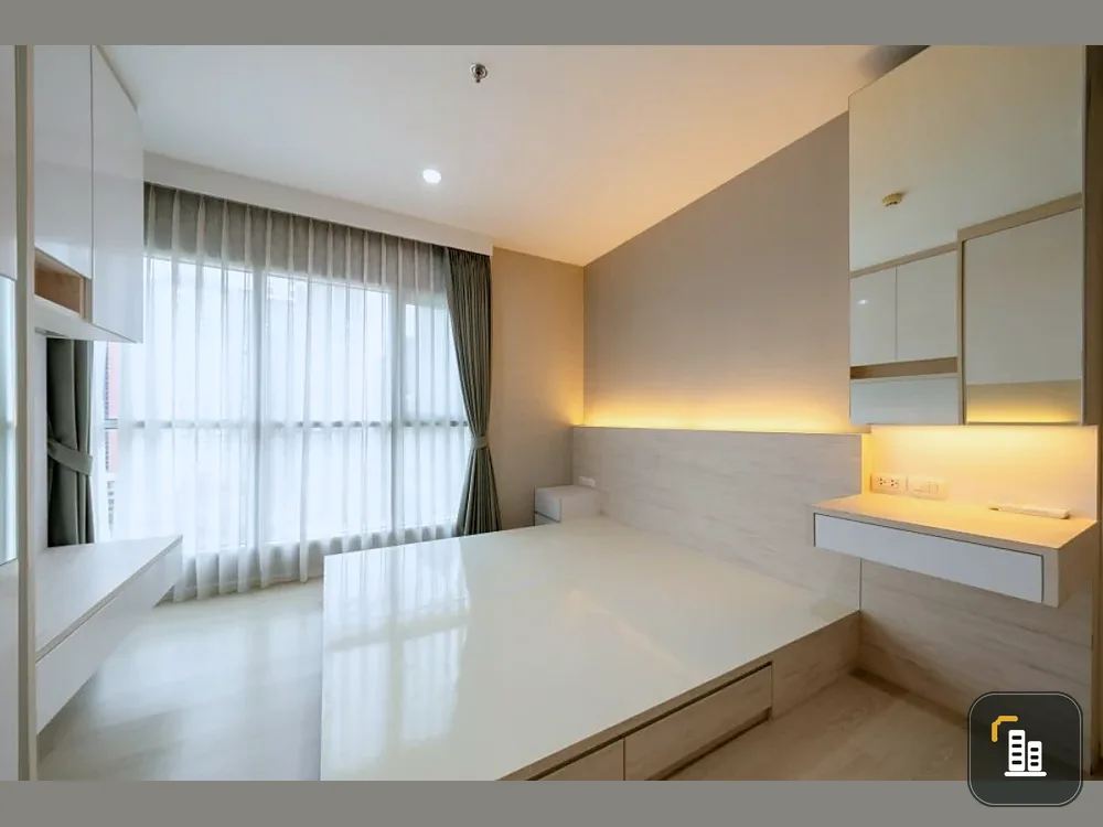 Selling Aspire Rama 9, 16th floor. Spacious and comfortable unit, fully furnished. Interested? Book now! Limited time offer!
