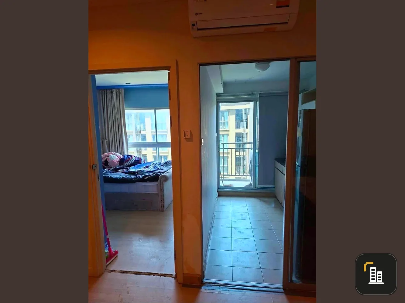 Selling Supalai Veranda Rama 9. Spacious unit with well-decorated bedroom in beautiful colors. Move in now, don't delay!