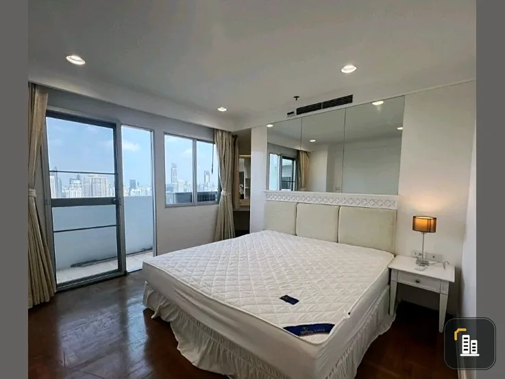 For rent: Wittayu Complex, 33rd floor, city view, fully furnished, ready to move in. Book now! Don't miss out!