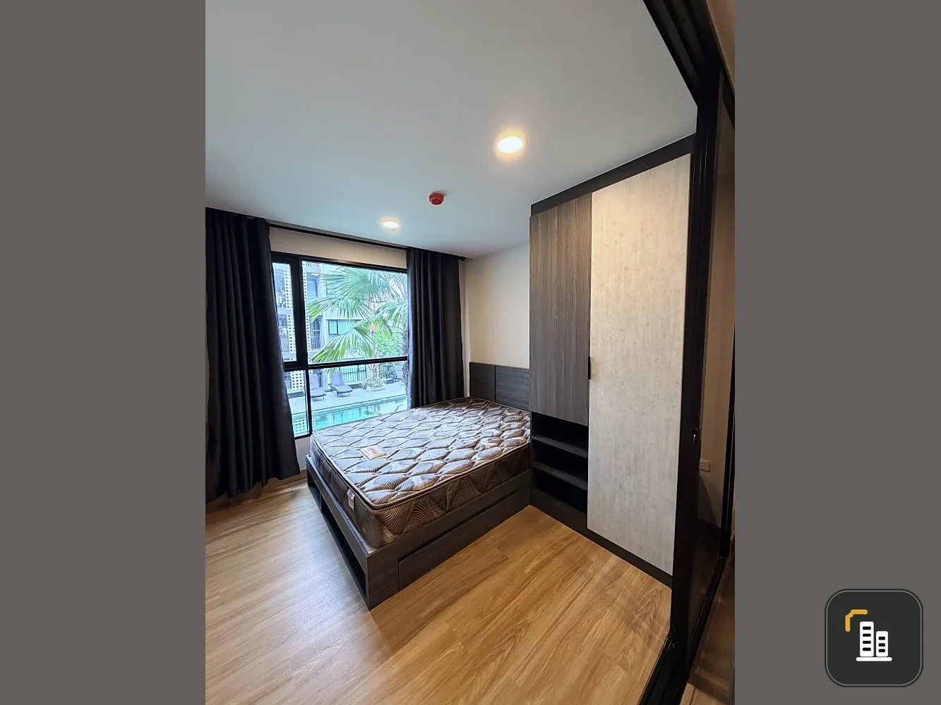 Condo for rent at The Cube Loft Srinakarin - Theparak. Spacious and comfortable unit with complete amenities. Book now!