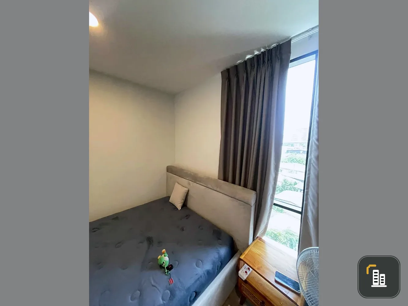 Selling a condo at BEAT Bangwa Interchange. Corner unit at the end of the hallway, private, well-designed, high floor, unobstructed view, good ventila