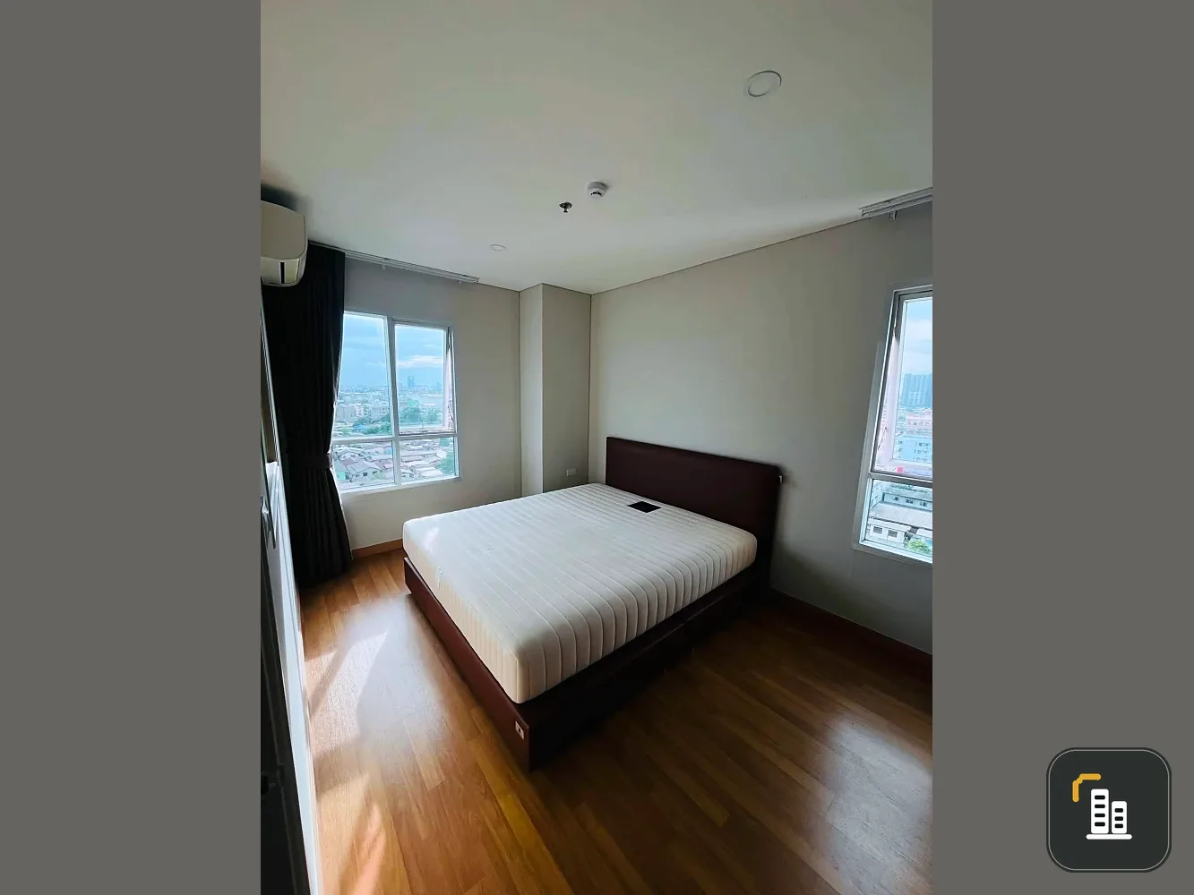 Selling a corner unit at Lumpini Place Taopoon - Interchange, offering privacy and a great location with convenient transportation. Book now!