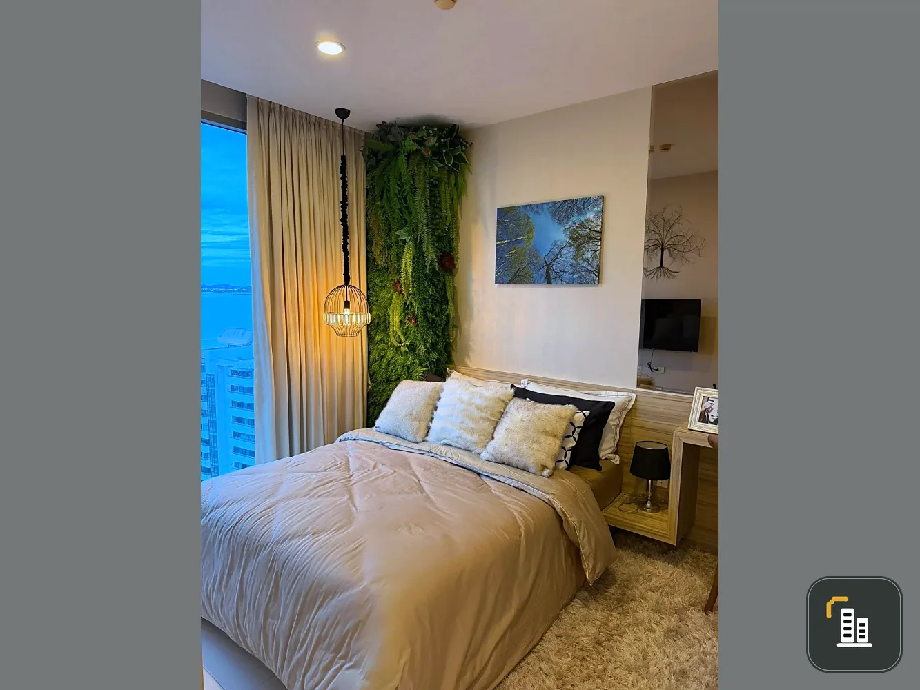 Selling beautifully furnished, fully equipped rooms at The Riviera Wong Amat Beach. Prime location with convenient access. Book now!