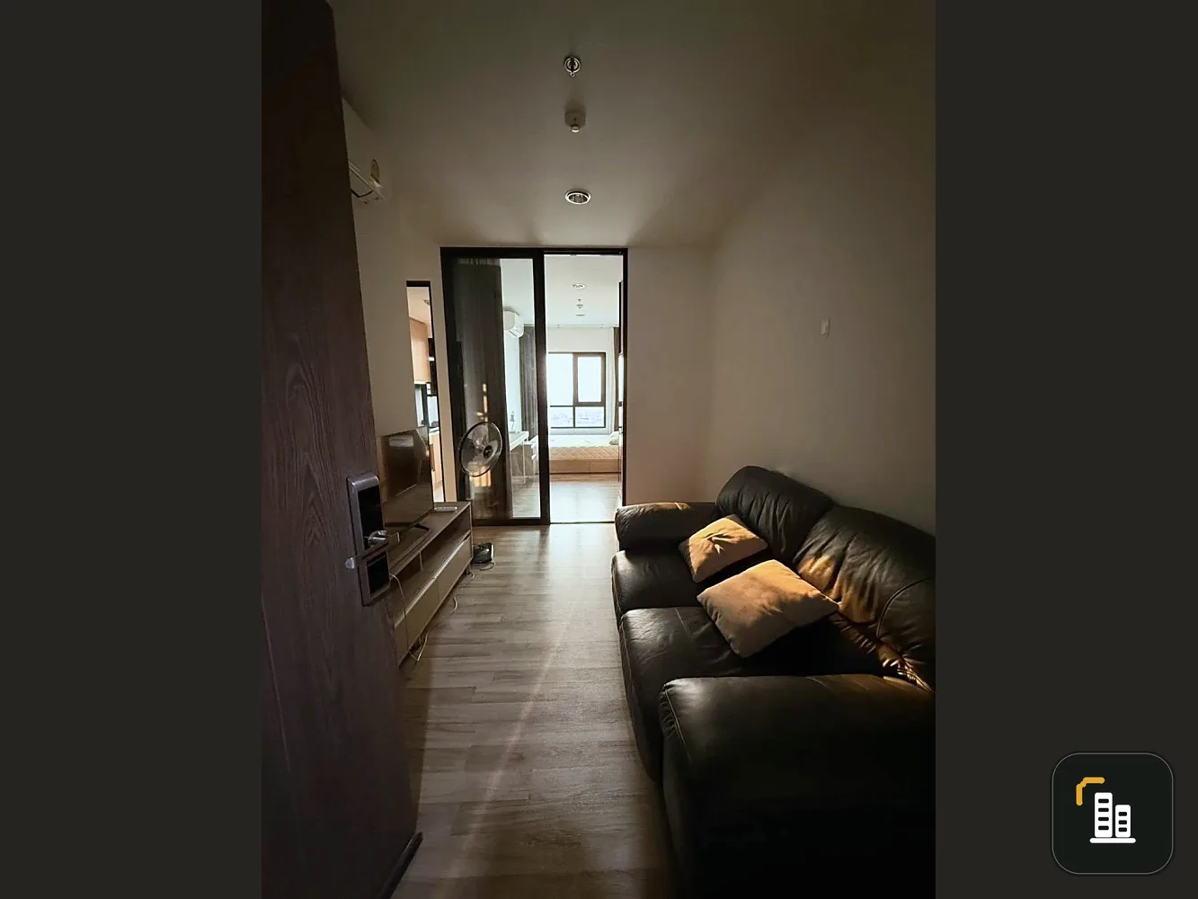 Selling Niche MONO Sukhumvit-Bearing, ready to move in immediately. No need to buy additional furniture or appliances.