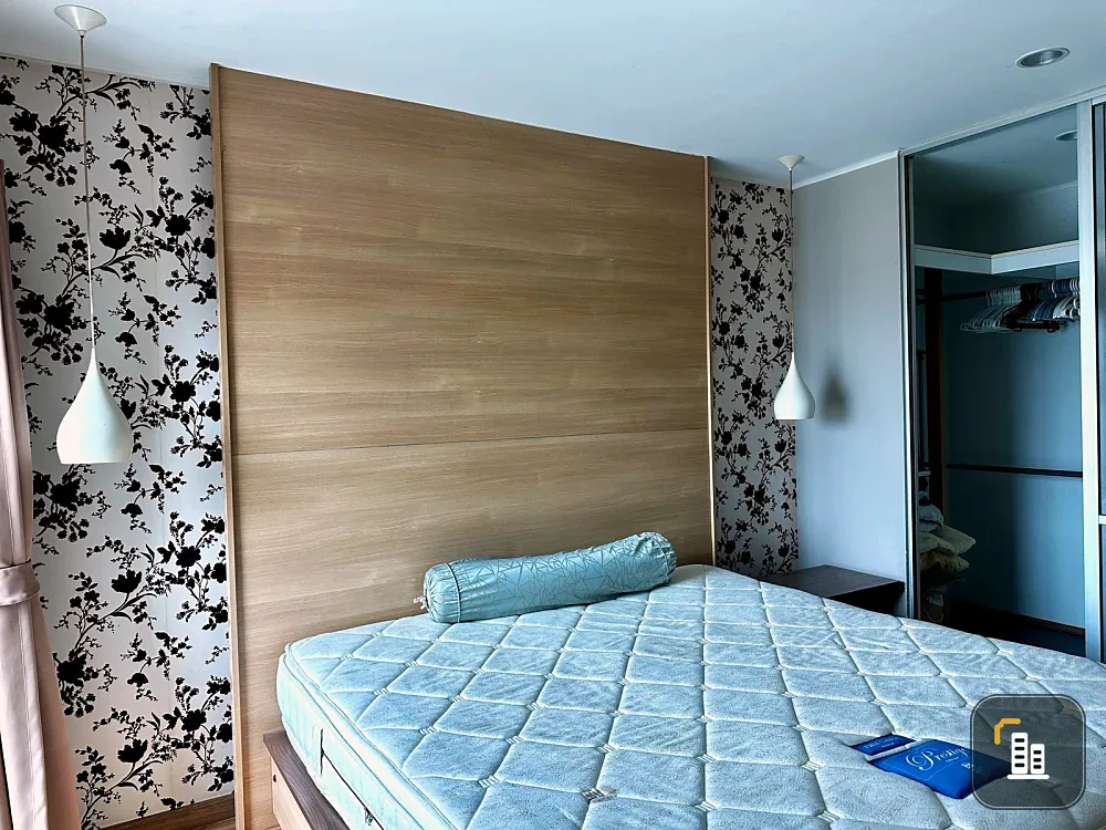 U Delight @ Huaykwang Station, 17th floor, fully furnished unit for rent. Book now!