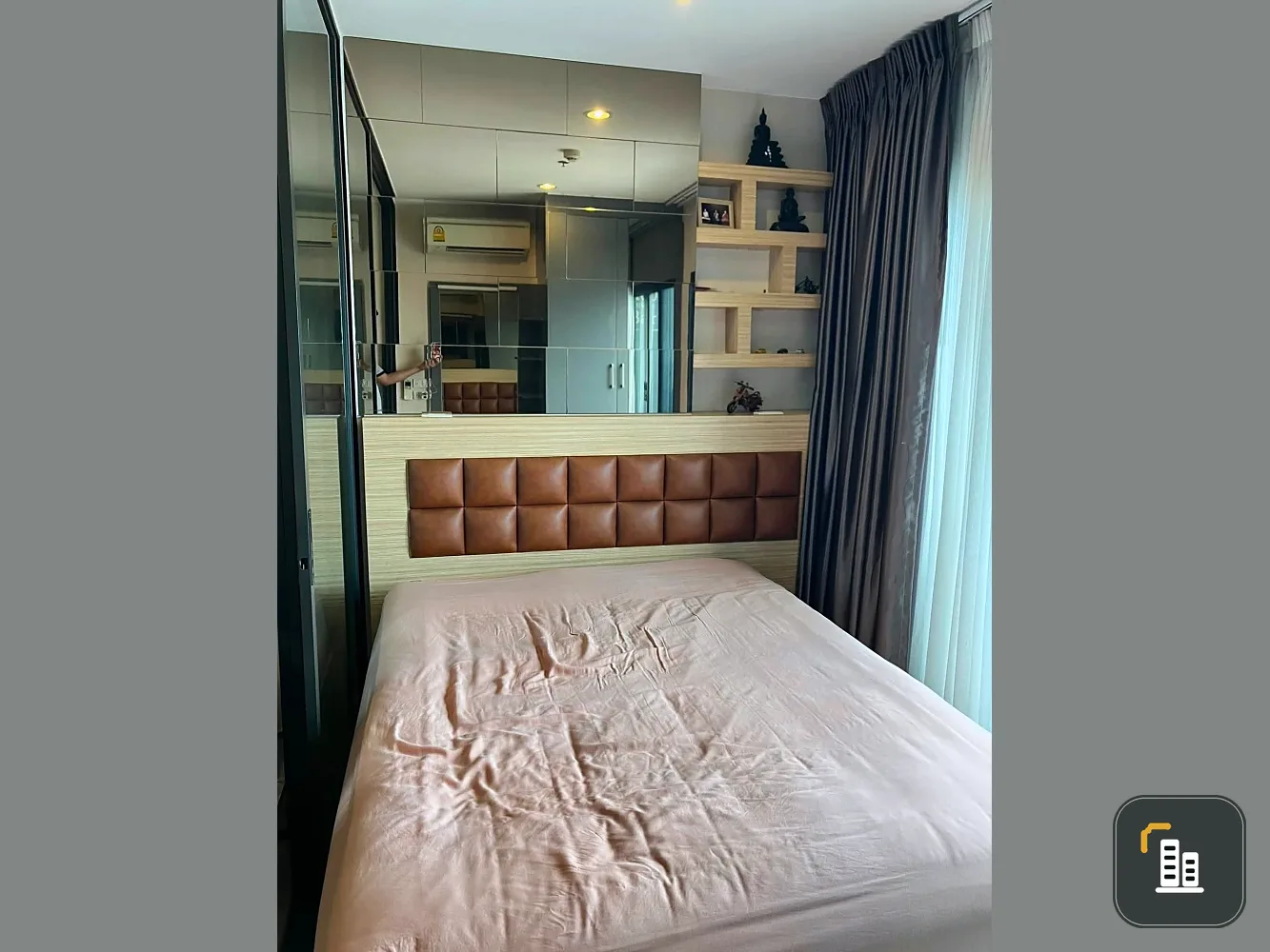 Selling a lovely unit at The Tree RIO Bang-Aor Station. It features high-quality built-in furniture and stunning Chao Phraya River views. Book now!