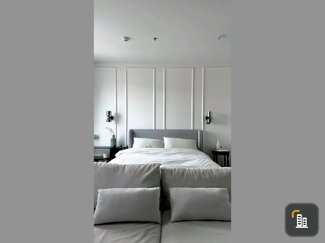For rent: Ideo Mobi Rangnam, 20th floor unit. Nicely decorated with a coordinated color scheme and high-quality built-in furniture. Book now!