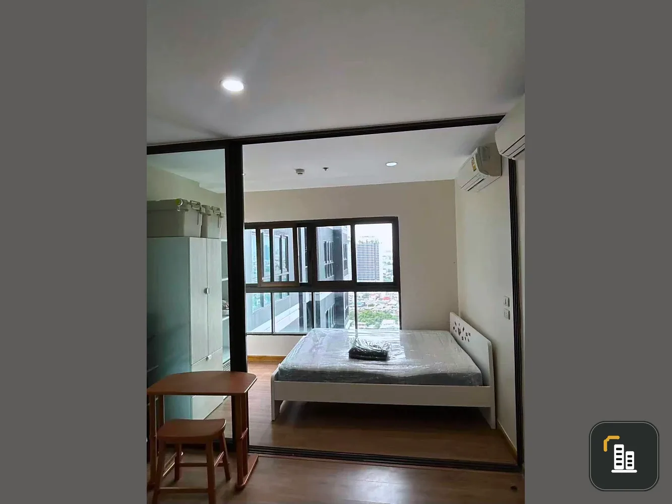 Selling The Tree RIO Bang-Aor Station 1 bedroom, 1 bathroom, fully furnished, beautiful unblocked city view. Book now!