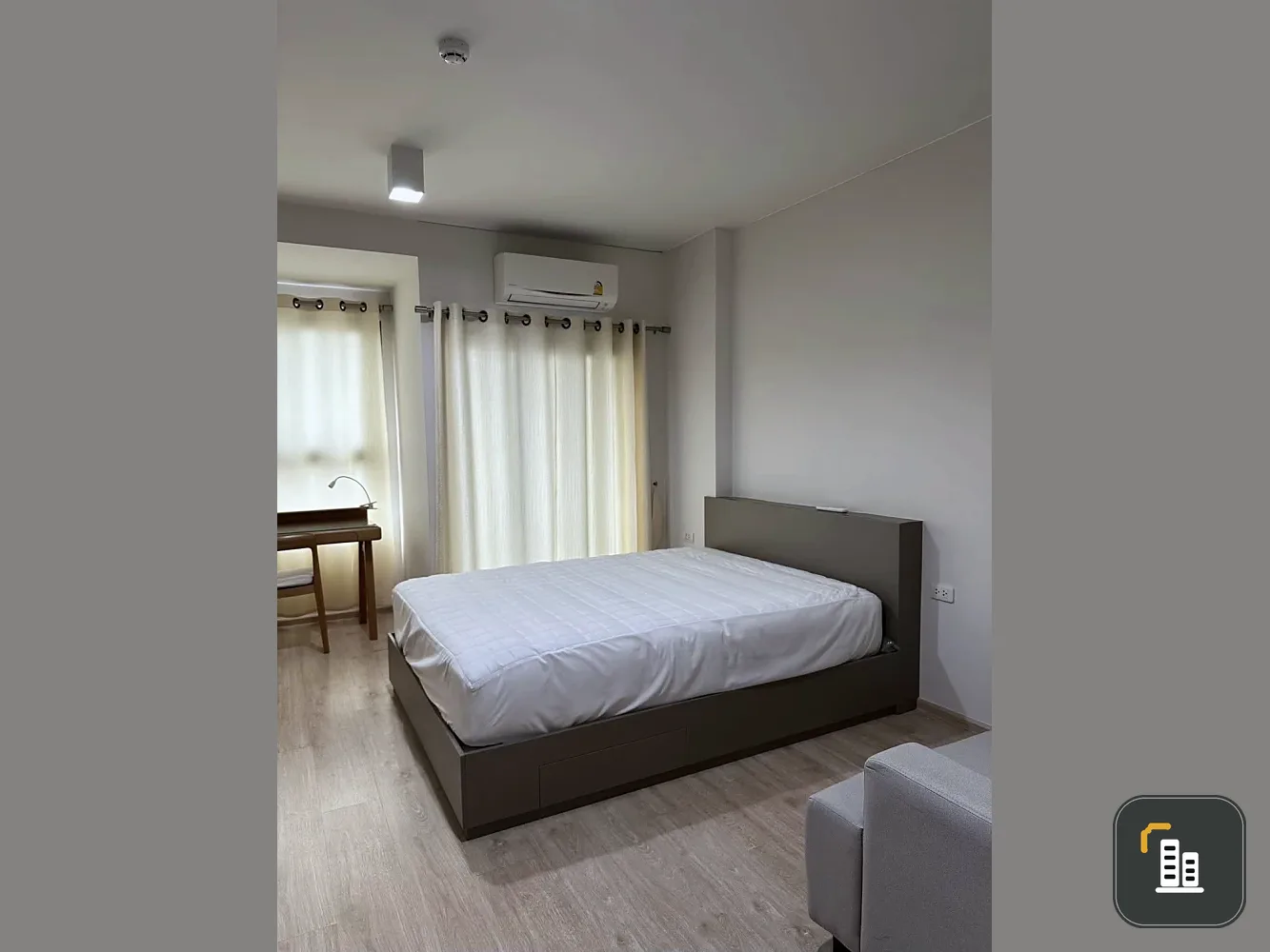 For rent: Ideo Sathorn-Wongwian Yai, 16th floor, corner unit, north-facing balcony (not hot), fully furnished with appliances. Book now!