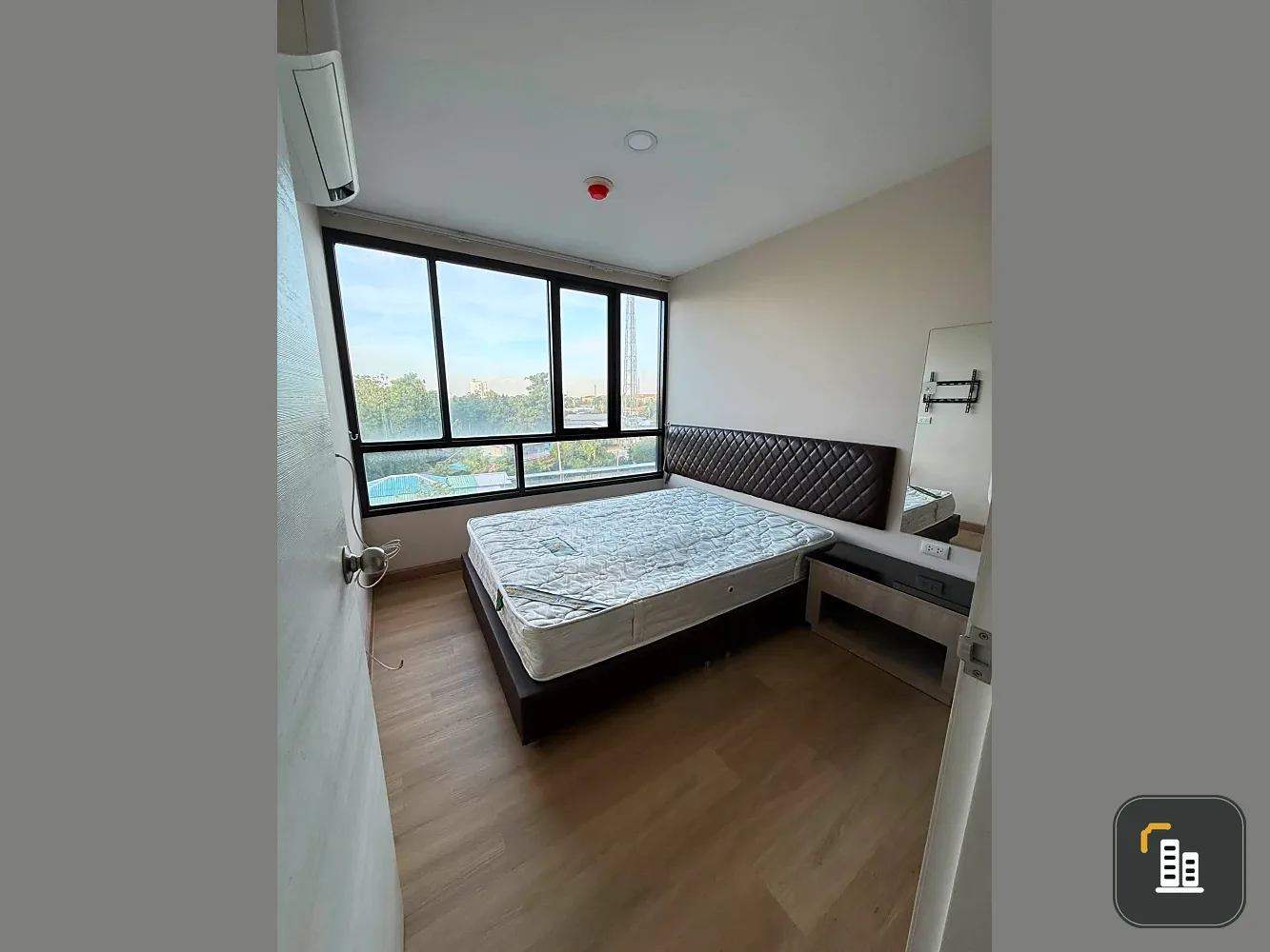 Selling The Indeed Condo Amata, 4th floor unit. Fully furnished, ready to move in!