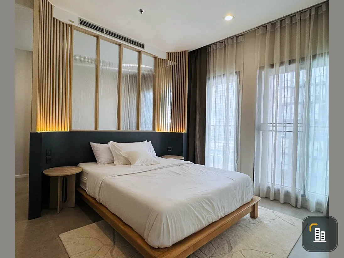 Noble Ploenchit for sale. Fully furnished with high-quality built-in furniture throughout. This is a very desirable unit; reserve yours now!