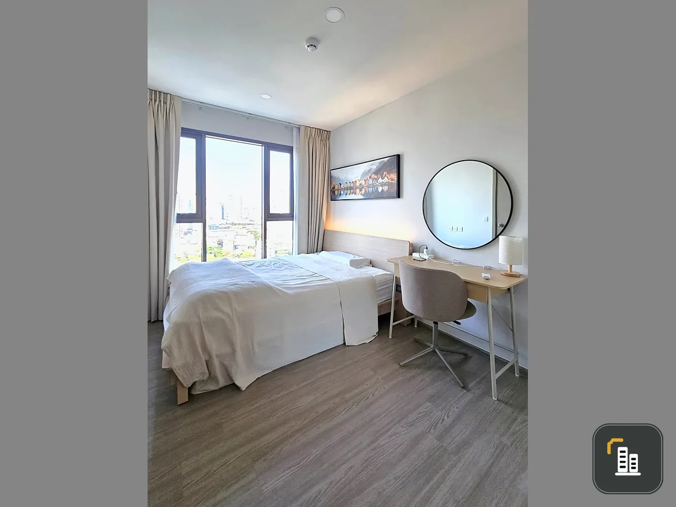 For rent: Aspire Sukhumvit - Rama 4, 1 bedroom, 1 multipurpose room, high floor, high privacy, corner unit to minimize disturbance from neighbors. Boo