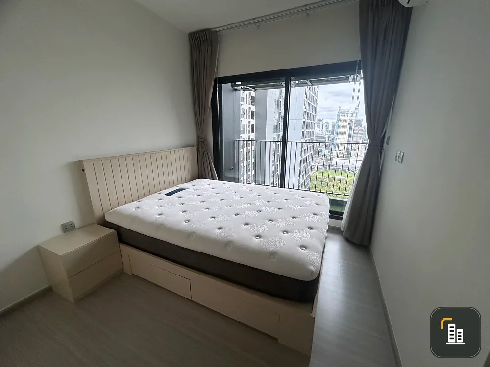 Condo for sale: Life Asoke - Rama9, 30th floor, unobstructed view overlooking Makkasan Park. Comes with all amenities. Buy now, don't wait!