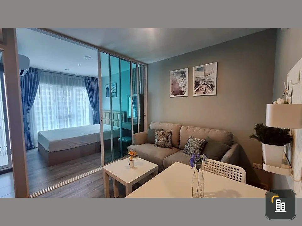 Condo for rent at Regent Home Bangna. The unit is partitioned into separate, clearly defined zones. Everything you need is here. Don't miss out!