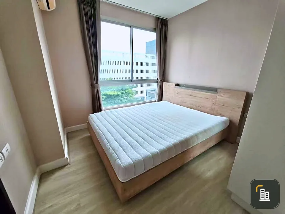 Selling Metro Luxe Kaset condo, SPC flooring throughout, includes furniture and appliances as shown in the pictures.