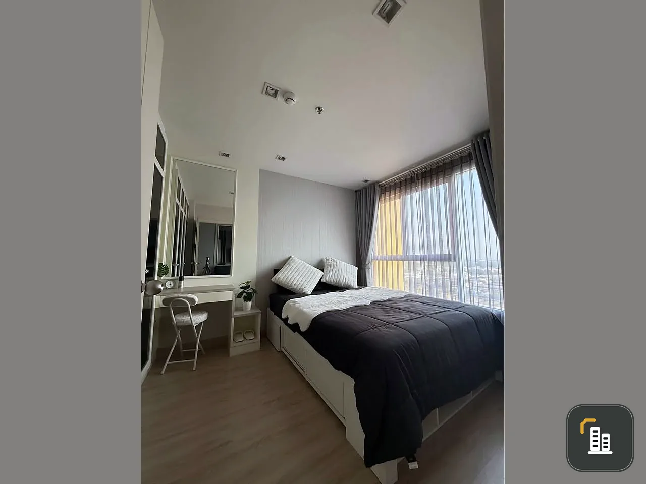 CASA CONDO for sale in Bang Yai. Beautiful room, great condition, fully furnished. Don't miss out! Contact us to discuss further!
