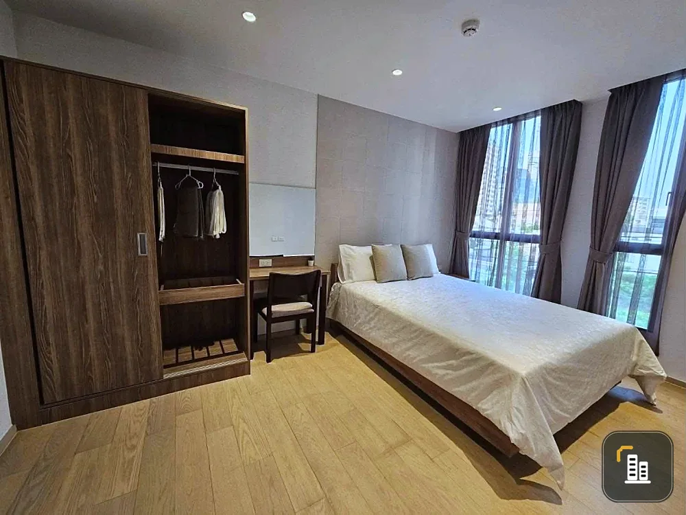 Condo for rent at Runesu Thonglor 5. Large, comfortable unit with ample living space. Convenient and fully equipped. Move in soon!