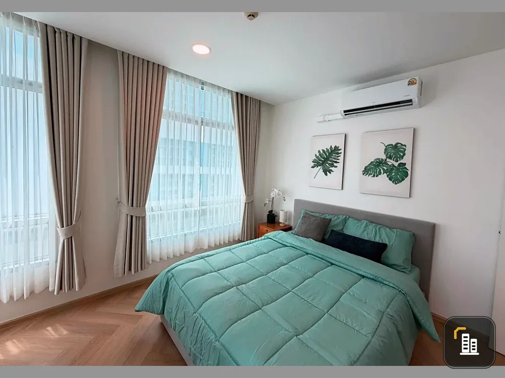Selling a spacious corner unit at Centric Scene Sukhumvit 64. Offering high privacy and a minimalist Muji-style interior with herringbone flooring. Bo