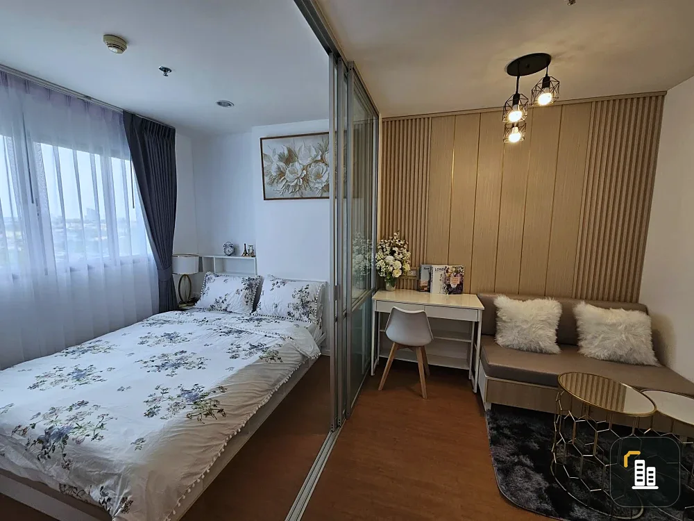 For sale: Lumpini Condo Town Pattaya North Sukhumvit, 15th floor, city view, next to Sukhumvit Road. Beautiful room, fully furnished with appliances.