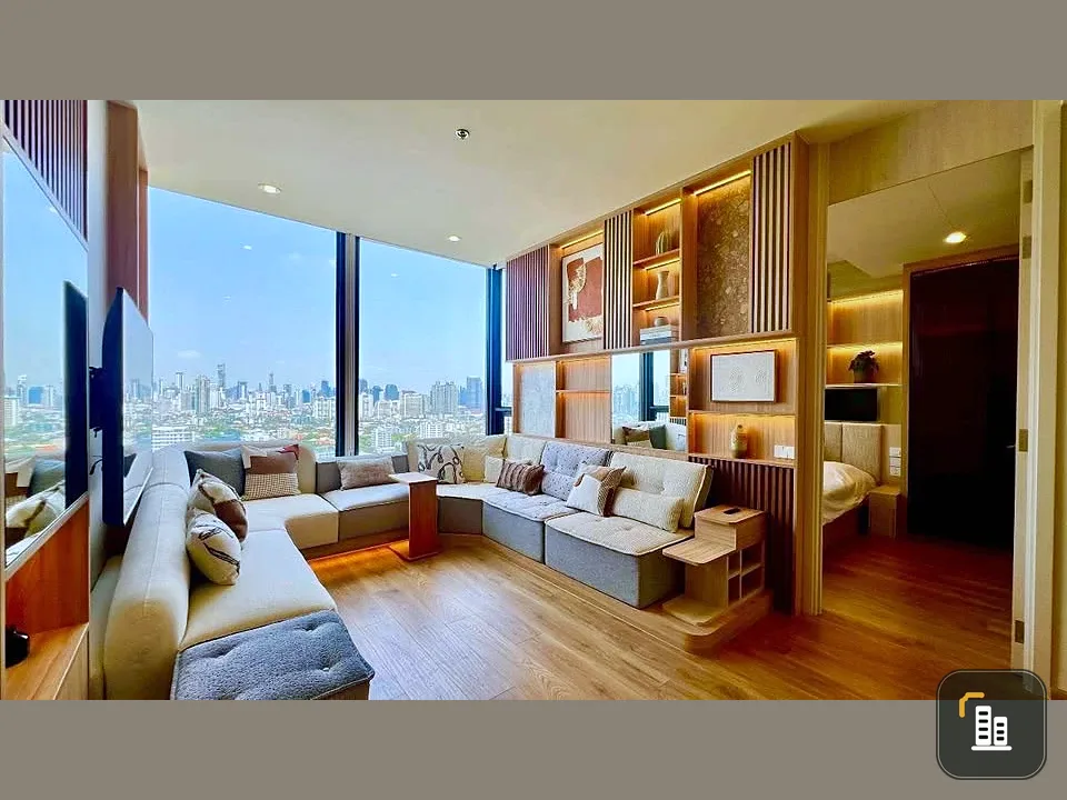 For rent: Noble Form Thonglor, 2 bedrooms, 2 bathrooms. Every room has an unobstructed view of Thonglor. This is a must-see!