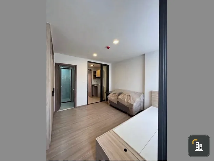 Urgent sale! The MUVE Pradipat, ready-to-move-in unit, 7th floor. Great height, great price. Own it today! Don't miss this opportunity.