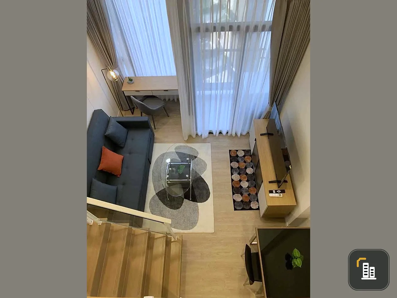For rent: Landmark @MRTA Station, duplex unit with 2 floors, spacious living area, fully furnished, ready to move in.