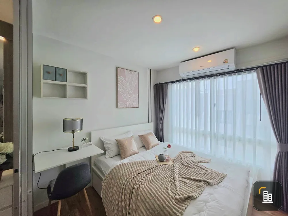 V Condo Ladkrabang for sale, 8th floor, pool view, beautiful room, fully furnished. Book now!