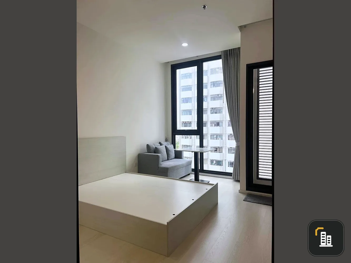 Condo for rent at MAZARINE Ratchayothin. Fully furnished and equipped with appliances. Just bring your personal belongings and move in!