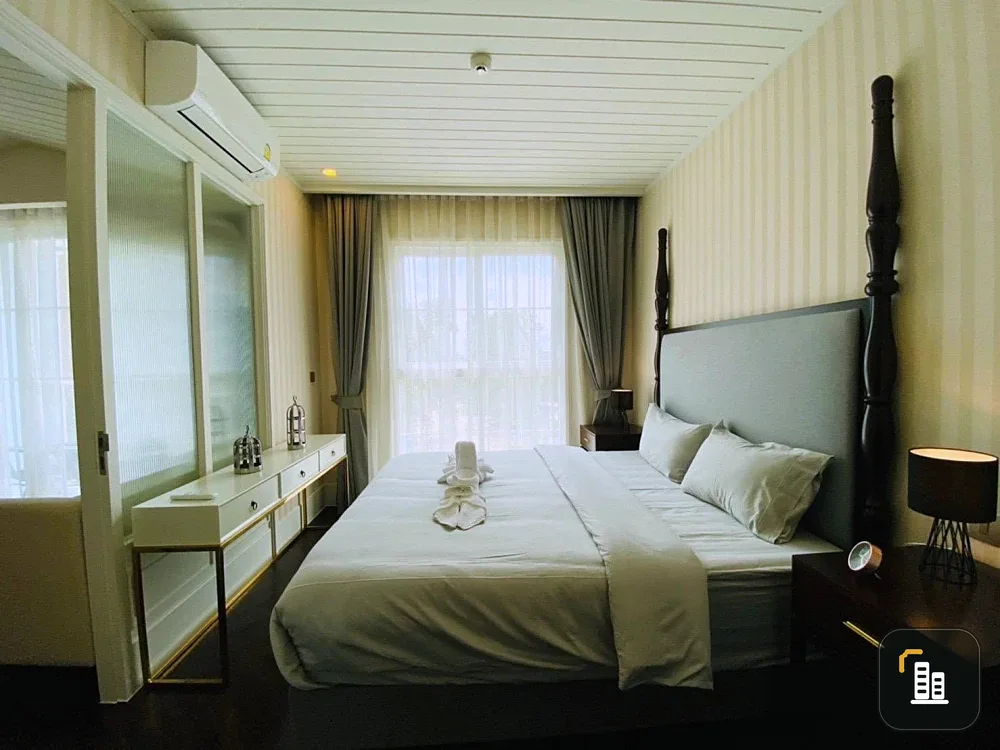 For rent: Grand Florida Beachfront Condo Resort Pattaya. Stunning pool view, spacious room, fully furnished with appliances. Book now!