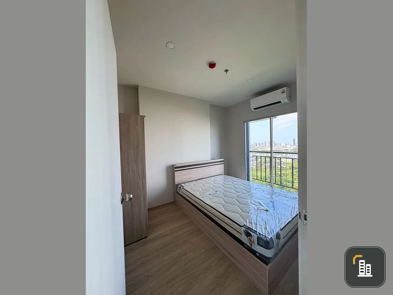 For rent: Lumpini Place Chaengwatthana-Pakkret Station, 22nd floor, fully furnished. Book now!