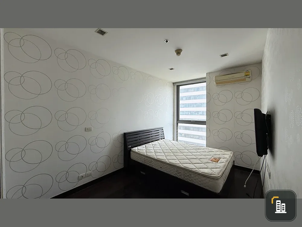 Selling IDEO Q Phayathai, 30th floor. High floor with great view. Interested in owning one? Book now!
