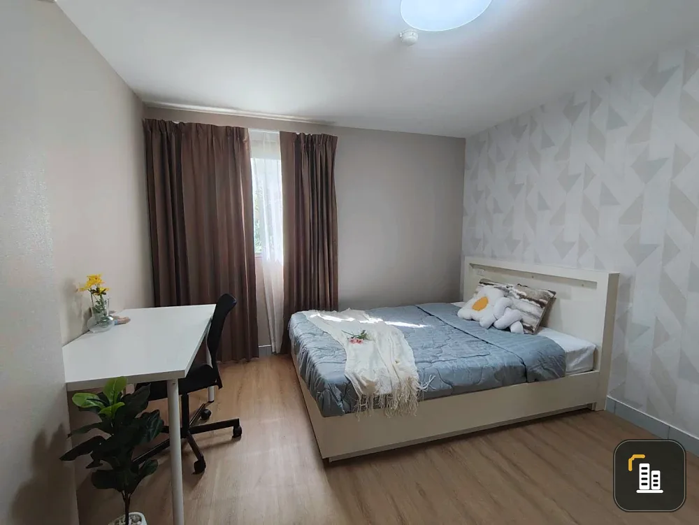 Selling a beautiful, fully furnished condo at Lumpini Center Nawanin (Happy Land Phase 5). Book now!