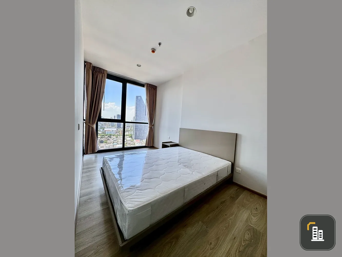[FOR RENT] Oka Haus Sukhumvit 36 | High-Floor 1-Bed with Bathtub & Open City View (North Facing)