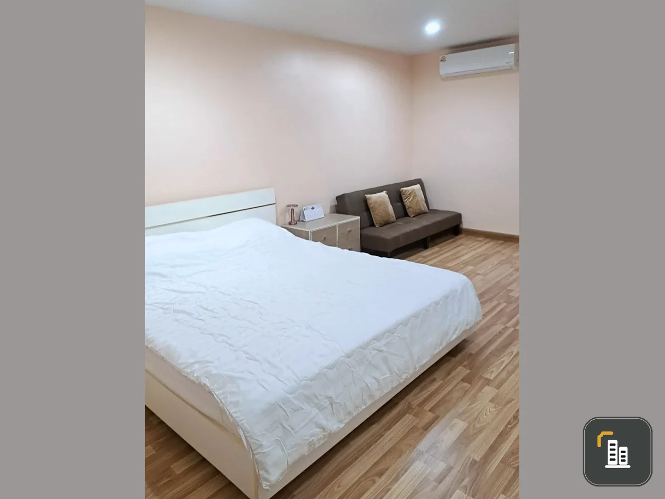 Selling Regent Home 10 Chaengwattana, 1 bedroom, fully furnished, pool view. Don't miss out!