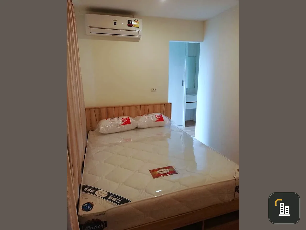 For rent: Lumpini Ville Sukhumvit 77 Phase 2. Large, comfortable unit with ample living space at an amazing price. Don't miss out!
