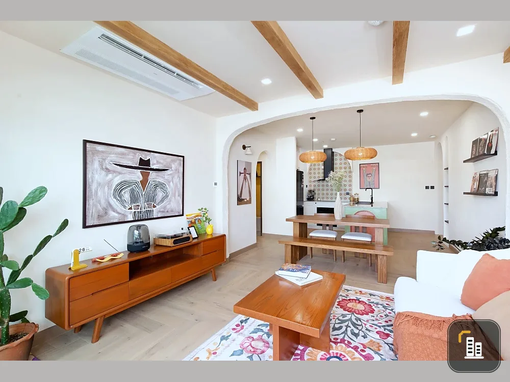For sale: Beautifully decorated Sukhumvit City Resort in a Mediterranean style, with unobstructed city views. Ready to move in.