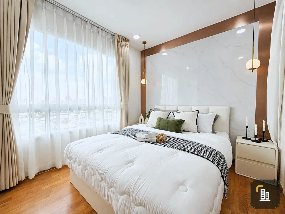 Selling The President Sathorn-Ratchaphruek. Beautifully decorated built-in furniture throughout the unit. North facing with unobstructed view. Great v