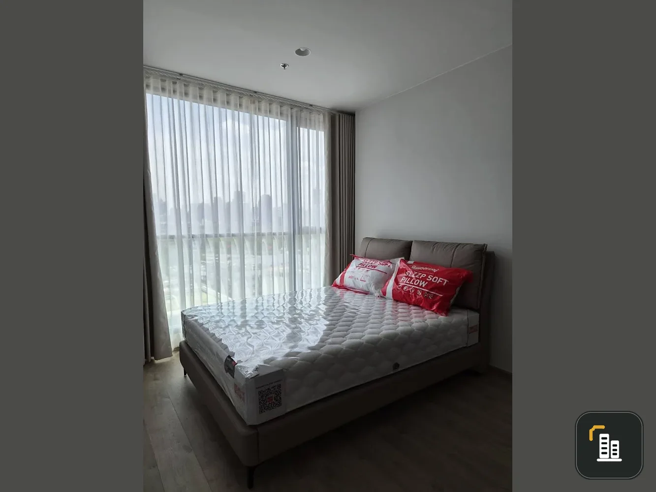 For rent: The Crown Residences, corner unit, quiet, north-facing, great location, beautiful view. Book now!