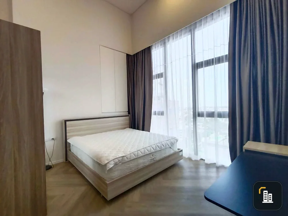 Selling Siamese Sukhumvit 87, a corner duplex unit offering great privacy. Book now!
