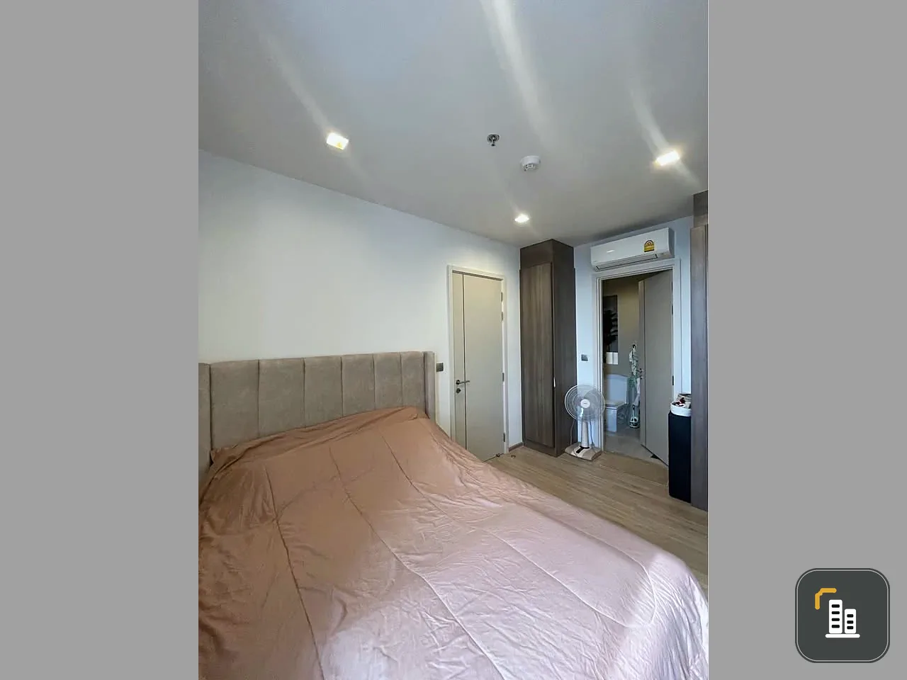 For rent: The Line Phahol-Pradipat. Spacious unit with beautiful high-floor views and fully furnished. Book now!