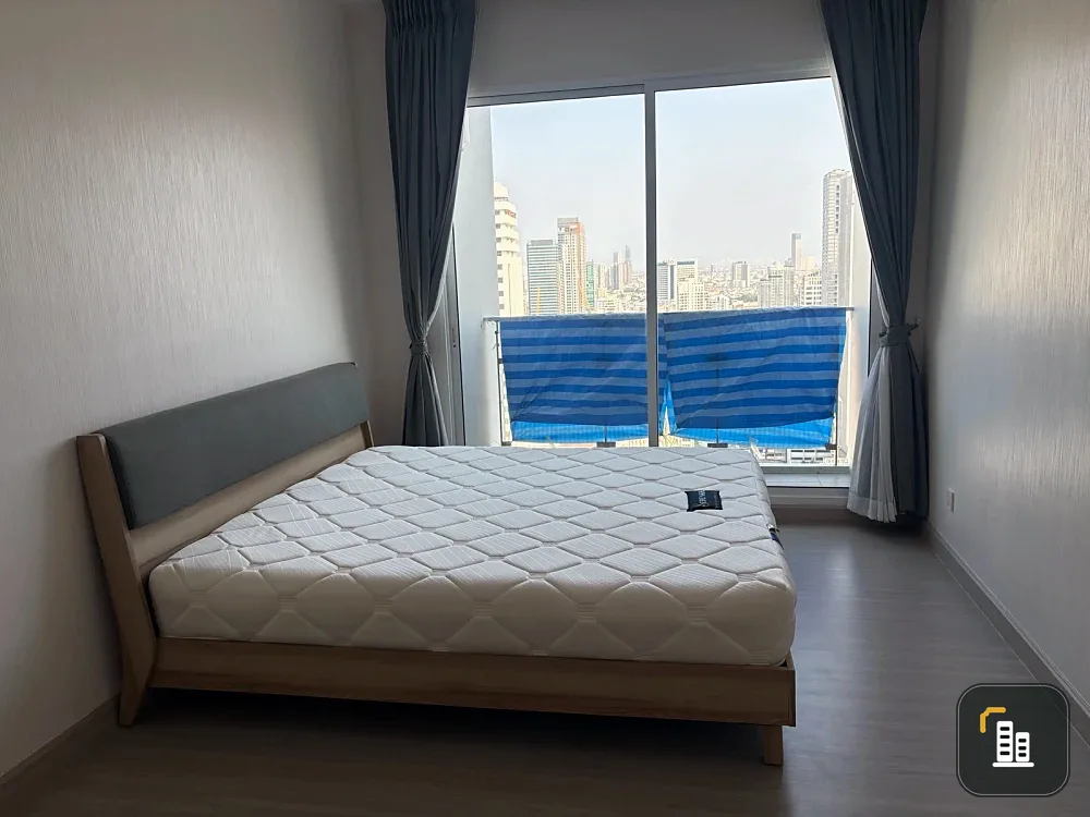 For rent: Supalai Premier Si Phraya-Samyan, 26th floor. Spacious and comfortable room. Book now!