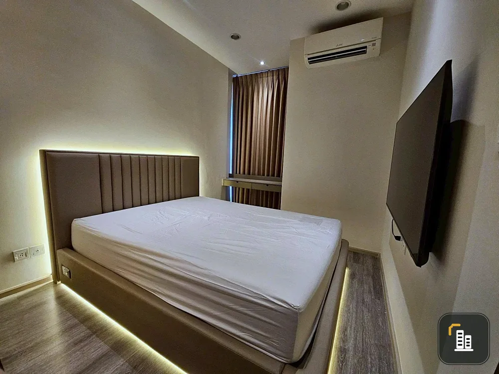 Rent out your spacious and comfortable IDEO MOBI ASOKE condo. Enjoy ample living space and high-quality built-in furnishings. Everything you need is r
