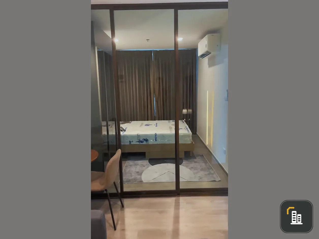 For rent: Regent Home Watthamat. The room is partitioned into separate, clearly defined zones. Great value! Don't miss out!