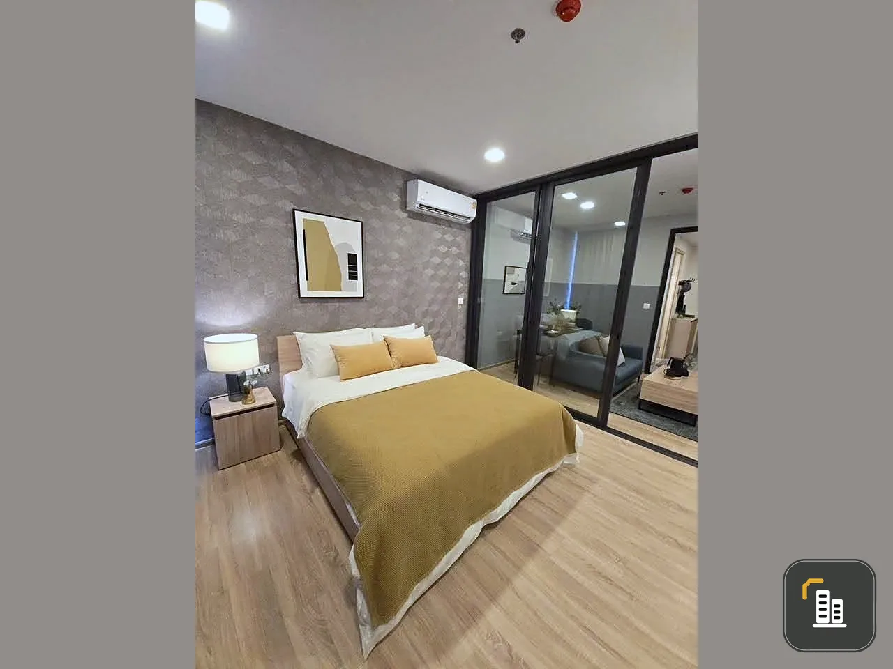 Condo for rent at XT Phayathai. Nicely decorated unit with complete amenities. Amazing price! Book now!